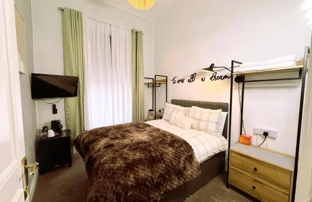 16 Pilrig Guest House-1